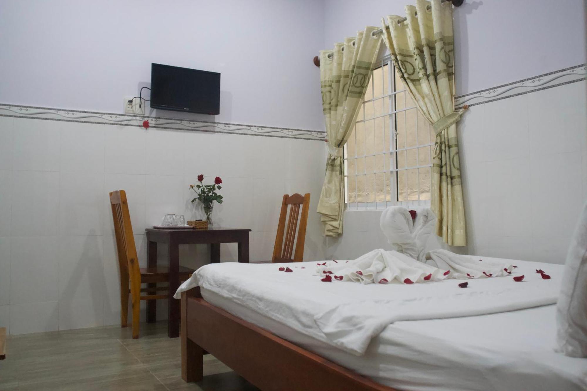 Duong Hieu Guesthouse Дуонг-Донг Экстерьер фото